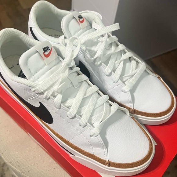 Nike Shoes - Womens Nike Court Legacy Size 11